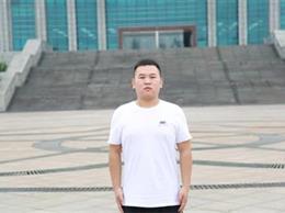 优秀毕业生贾亚东